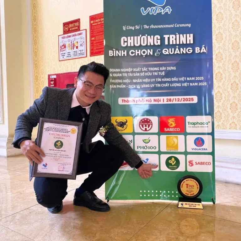 Do Huu Thuan, founder of TRAVINA and chairman of Tam Tra Viet Cooperative, at the VIPA awards ceremony in Hanoi