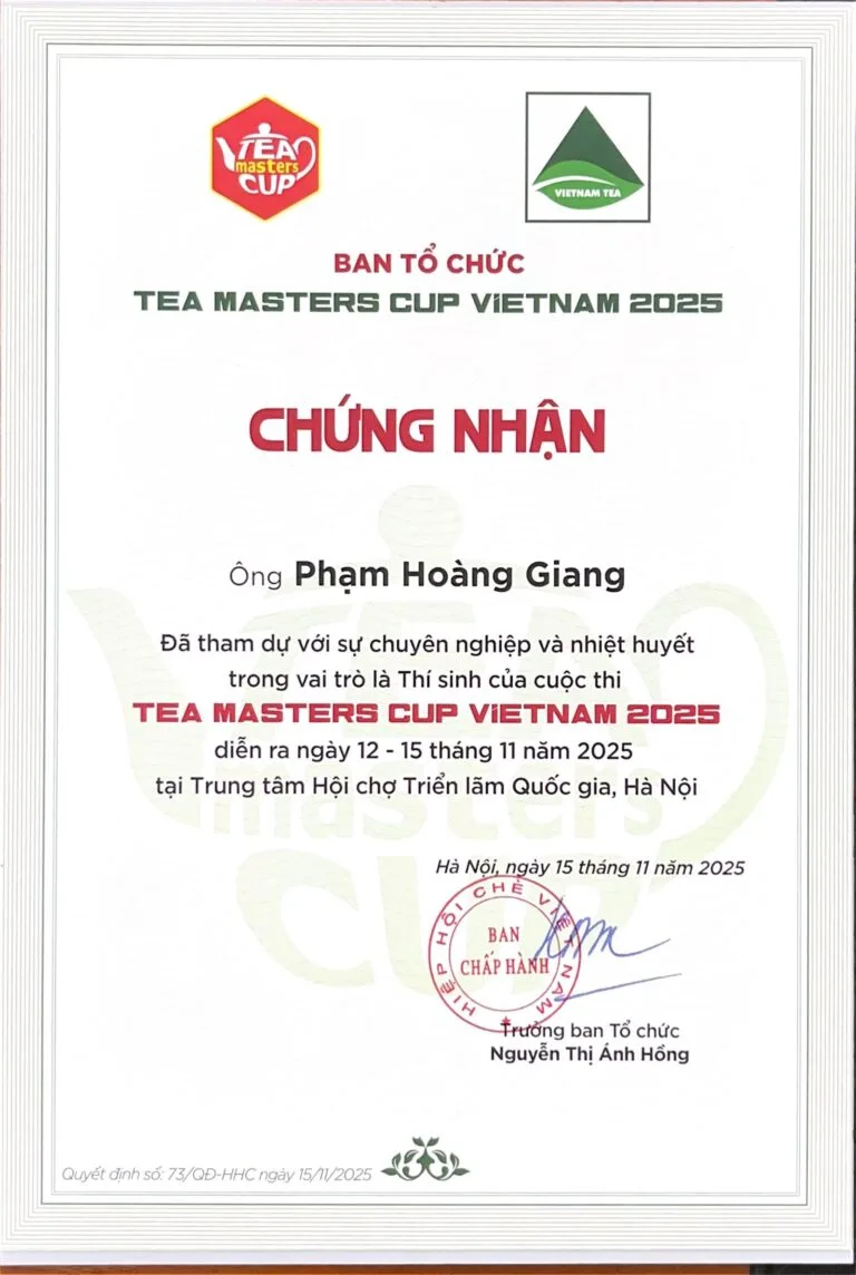 Certificate of participation for Pham Hoang Giang, TRAVINA tea artisan, at Tea Masters Cup Vietnam 2025, issued 15 November 2025 in Hanoi