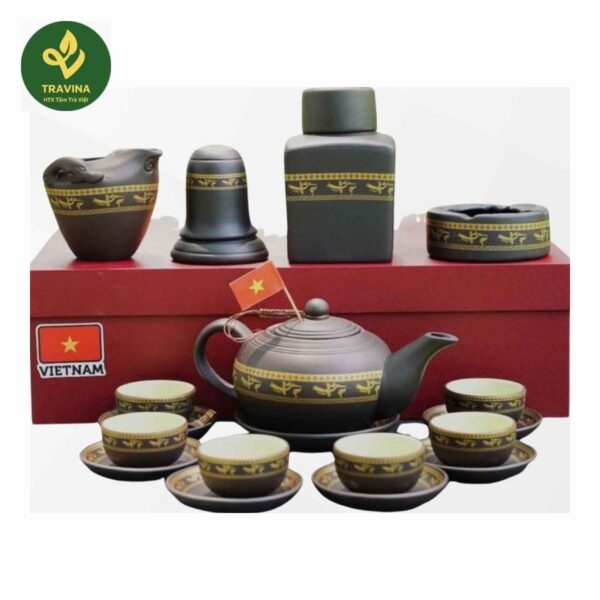 TRAVINA 越南太原 Tu Sa Lac Hong 紫砂茶具套装 — 零售包装