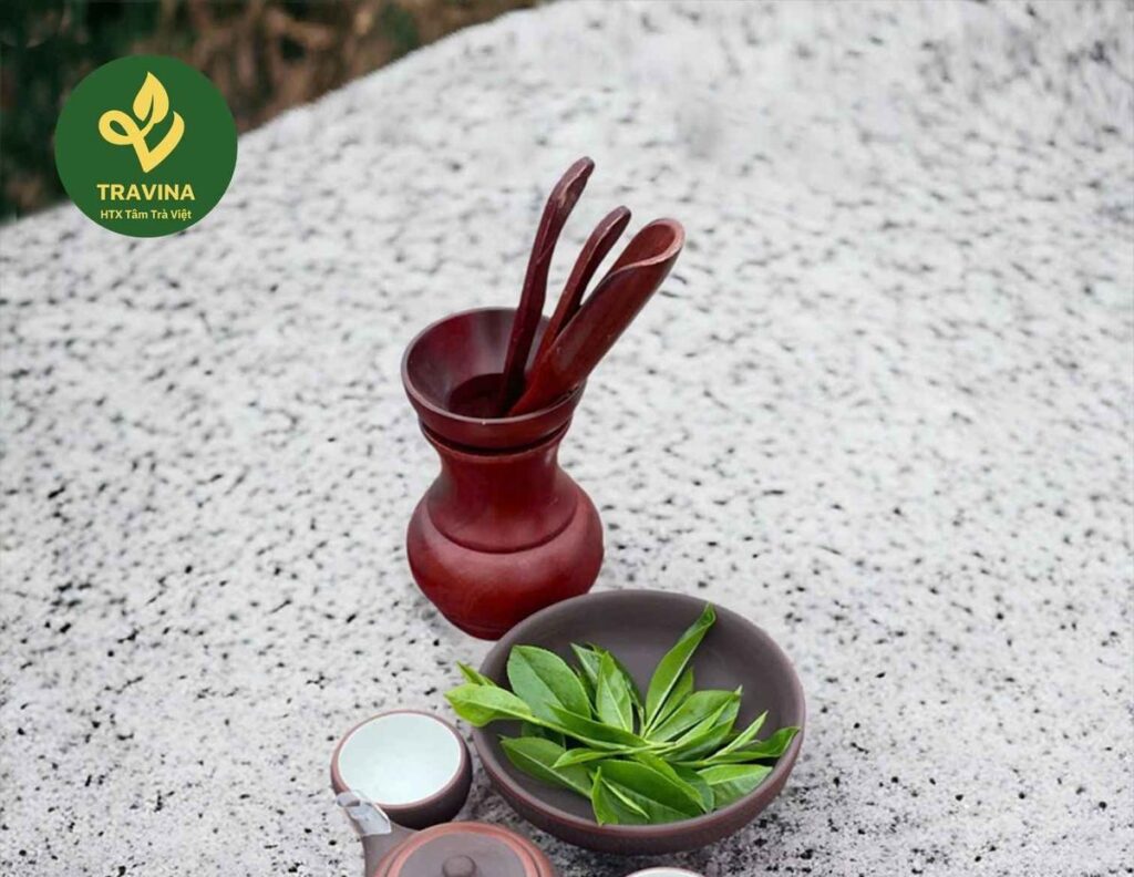 Tu Sa Song Am Zisha Tea Set from TRAVINA, Thai Nguyen - complete set