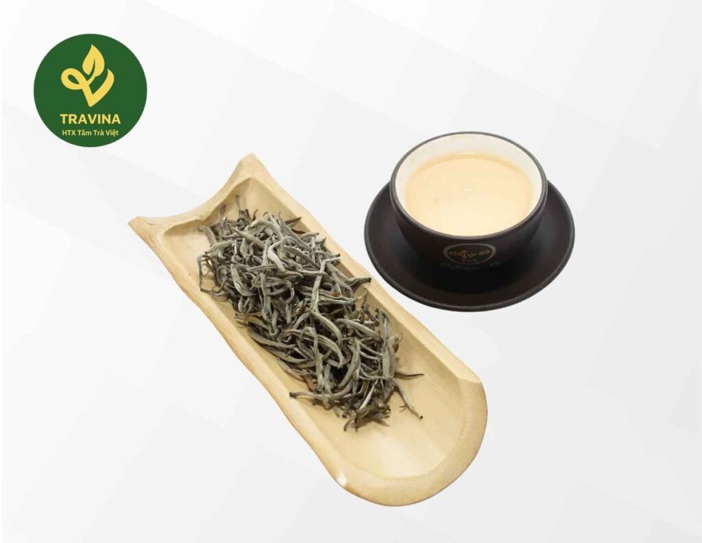 Té Peonía Blanca de TRAVINA, Thai Nguyen – hoja seca y taza de cata
