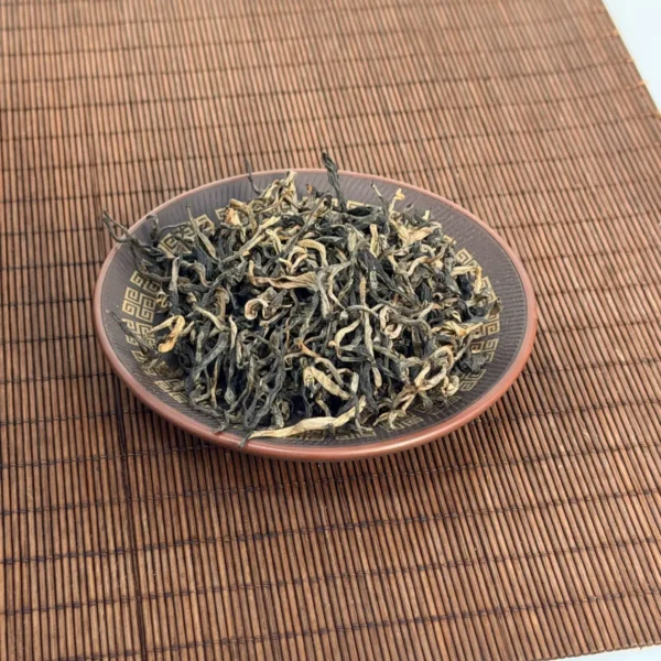 Nui Coc Black Tea – dry tea leaves