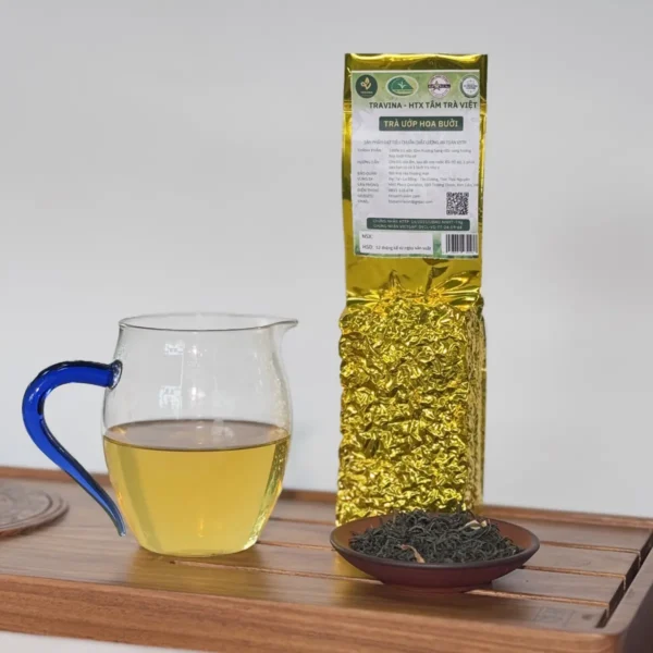 Pomelo Blossom Green Tea – brewed in a zisha teapot