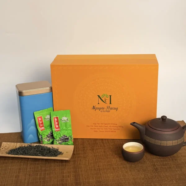 Tam Tra Nguyen Huong Gift Set – brewed in a zisha teapot