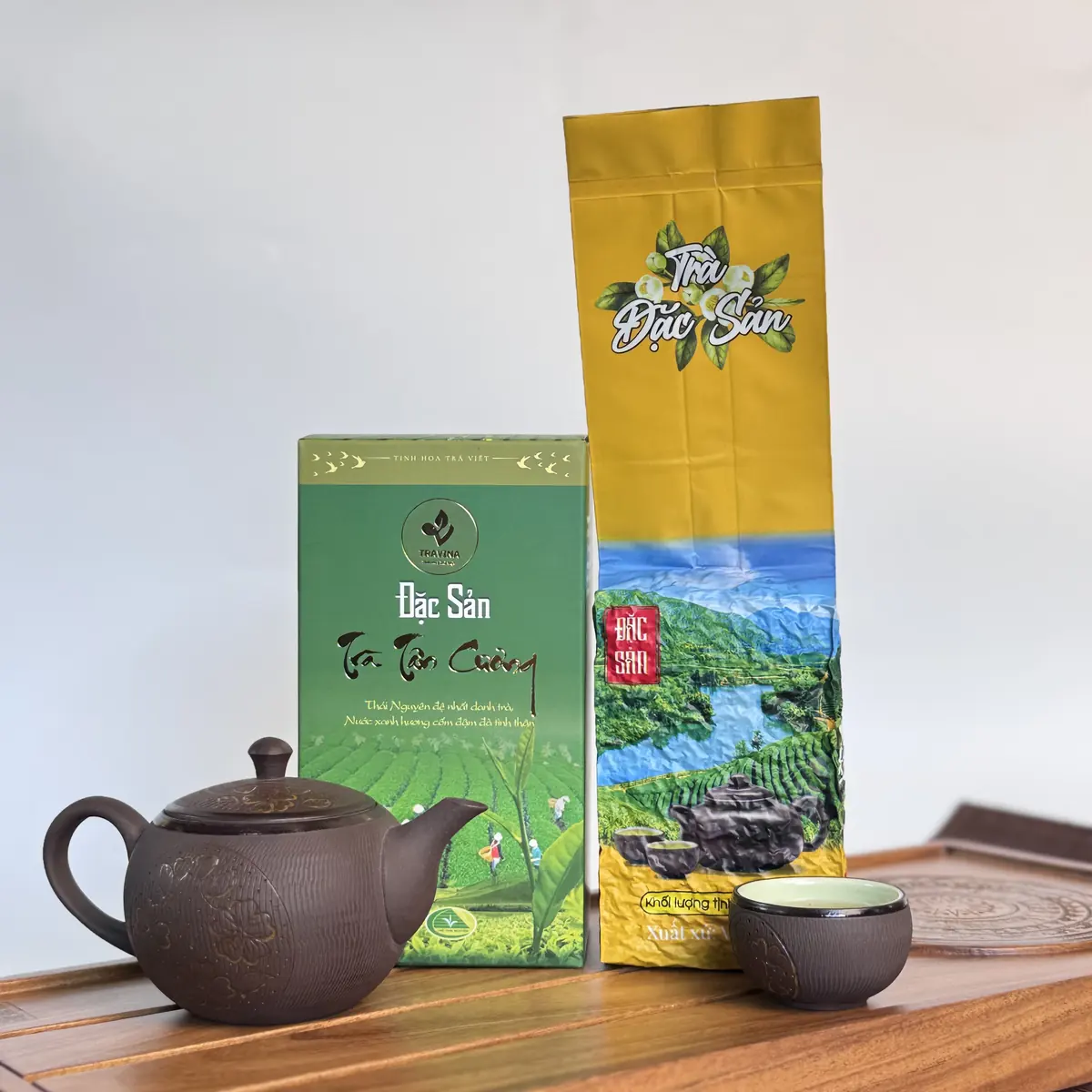Thai Nguyen Special Green Tea Box – brewed in a zisha teapot