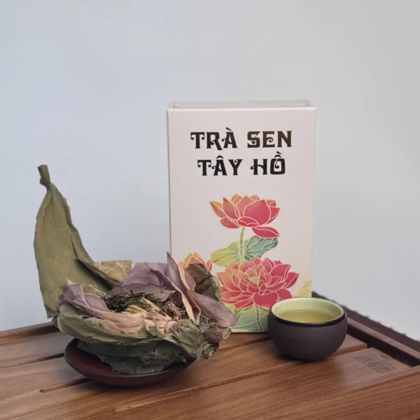 West Lake Lotus Tea – brewed in a zisha teapot