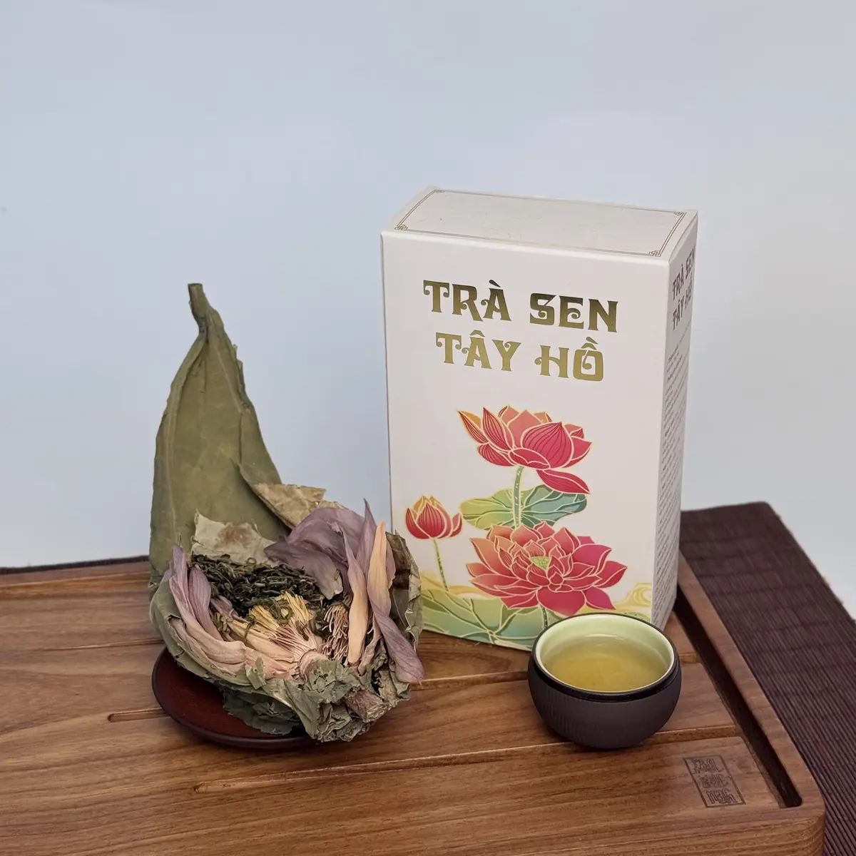 West Lake Lotus Tea – brewed in a zisha teapot